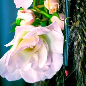DEAR MIDNIGHT ATELIER LIP
PENCIL IN STELLA